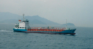 アスファルトタンカー『扇栄丸』(749G/T) 裸傭船運航開始